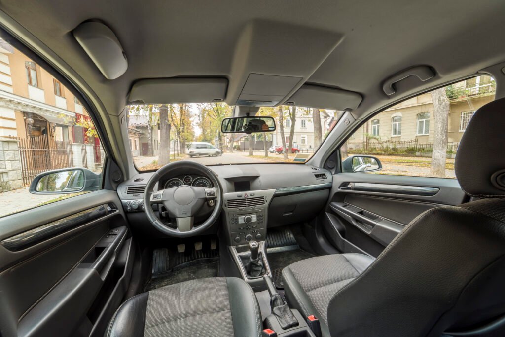 Top Vehicle Safety Features in 2025 Cars