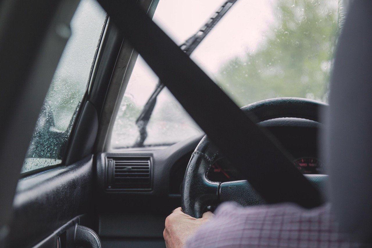 9 Essential Driving Habits That Prevent Accidents
