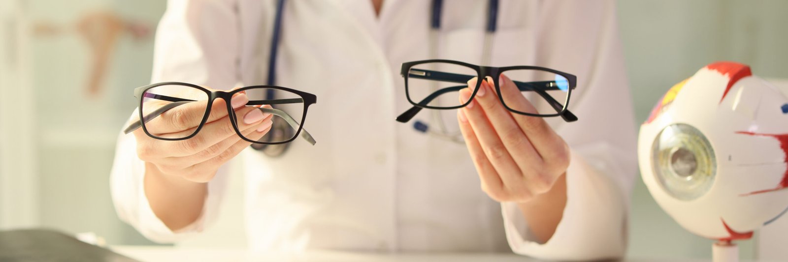 Prescription Safety Glasses : What to Know Before Buying