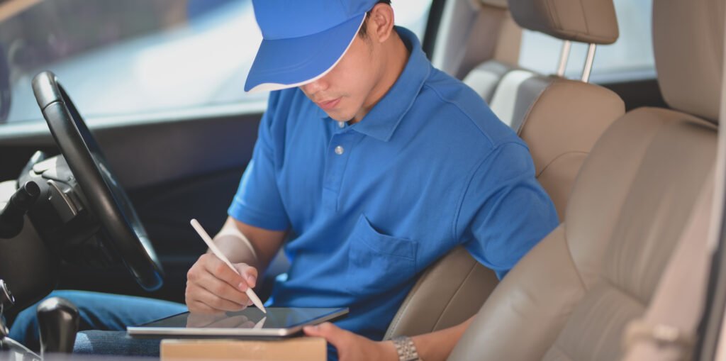 Keep your car safe and reliable with these 10 monthly maintenance checks. Learn what to inspect, how to prevent breakdowns, and extend your vehicle’s lifespan.